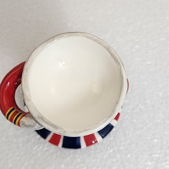 Beefeater Ceramic Egg Cup with Spoon & Salt Shaker - Picture 10 of 12